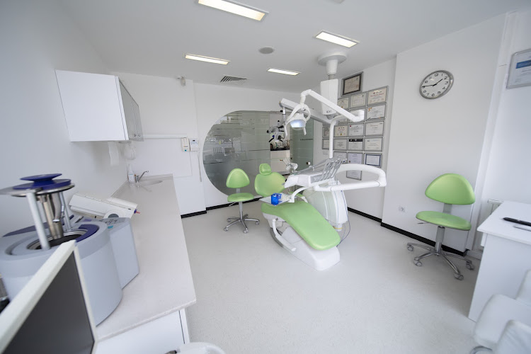 Özel Dr Murat KARABIYIK Ağız ve Diş Sağlığı Polikliniği